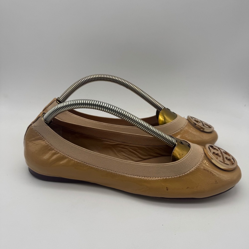 Tory Burch Ballet Flats Women's Size 8M Beige Patent Leather Logo